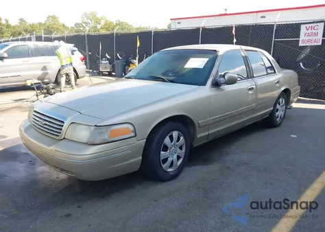 2000 Ford Crown Victoria z USA, uszkodzony, nr VIN 2FAFP73W3YX213686